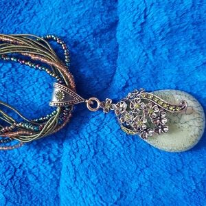 Elegant Floral Pendant Necklace